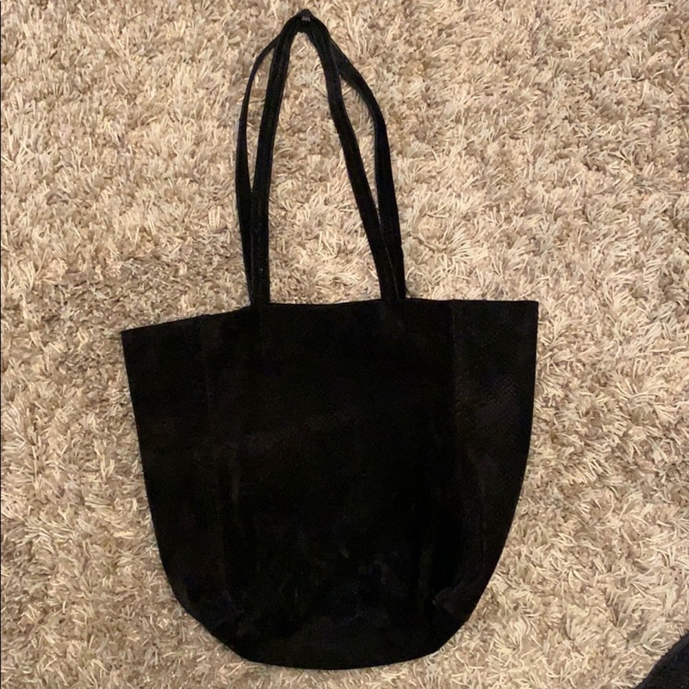 August black tote